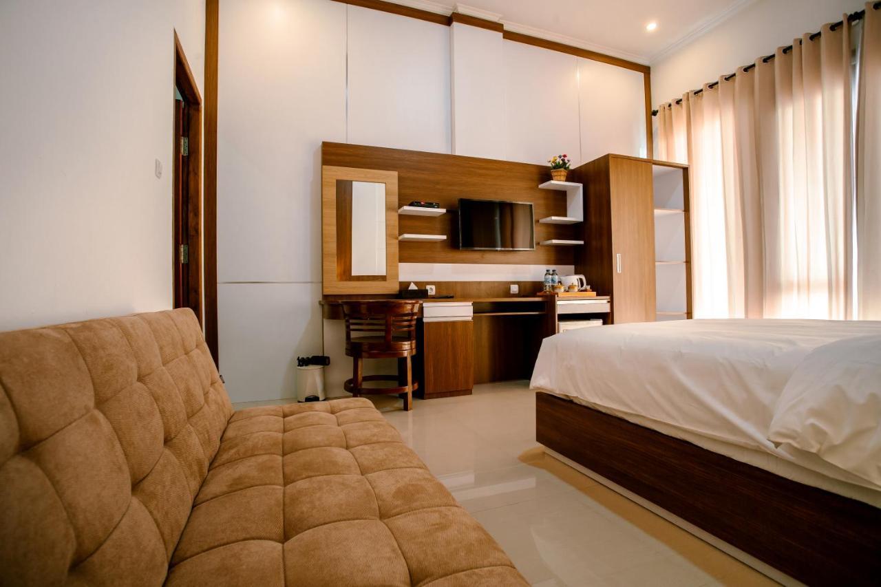 Nusa Sedayu Hotel By Ocean View Batununggul 외부 사진