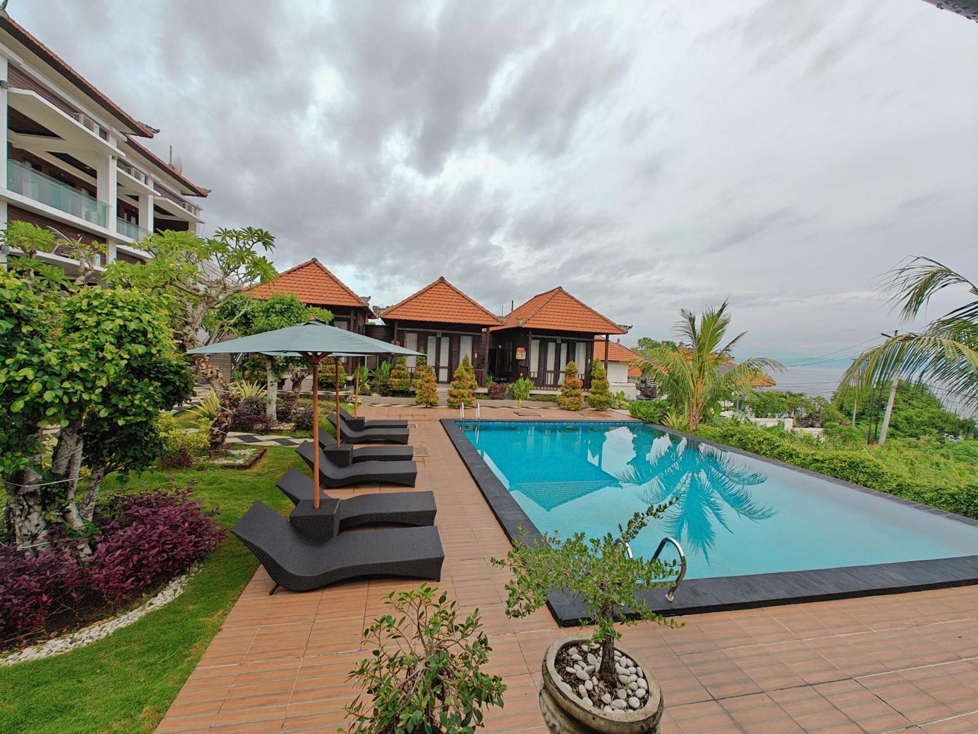 Nusa Sedayu Hotel By Ocean View Batununggul 외부 사진