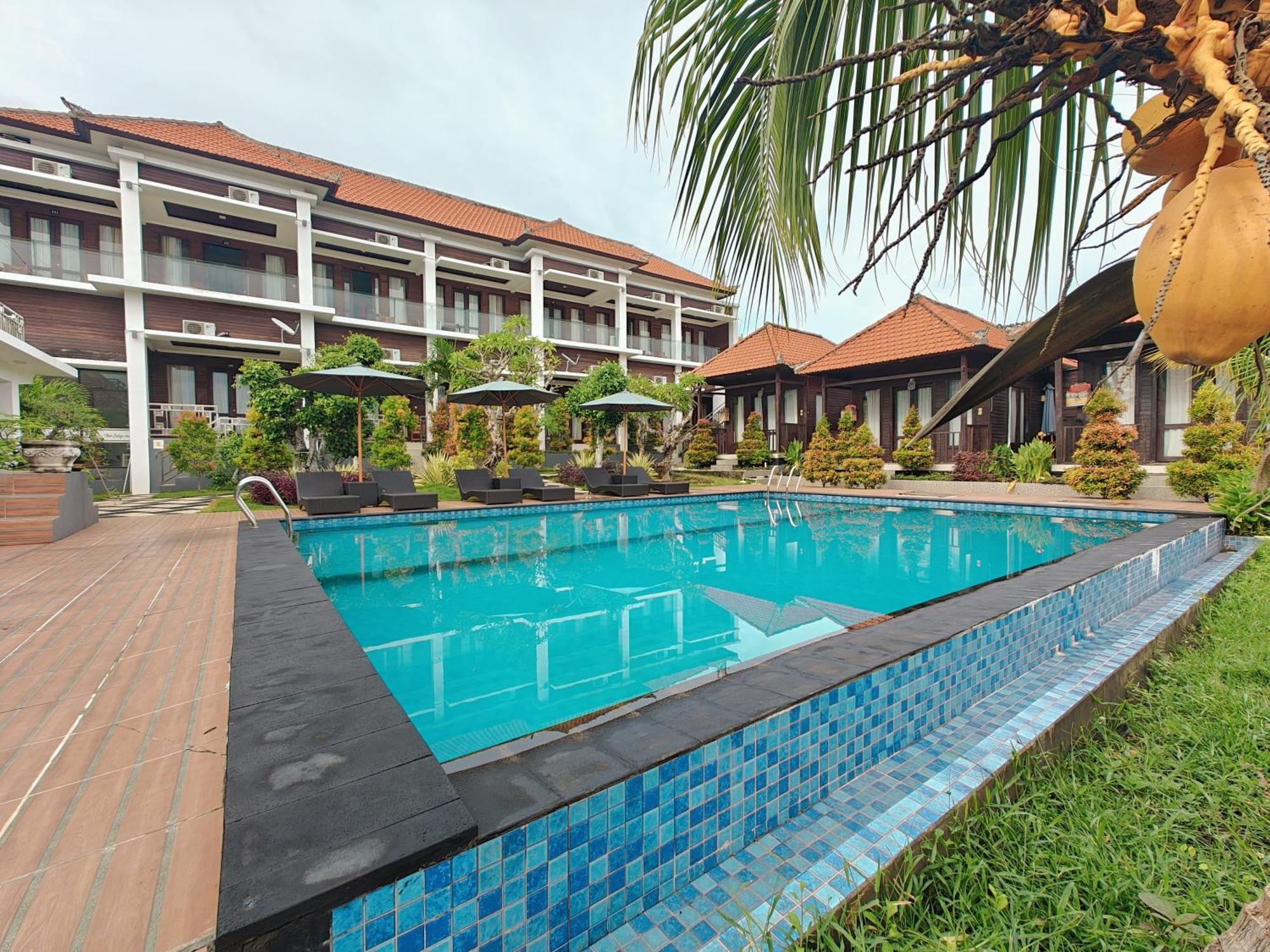 Nusa Sedayu Hotel By Ocean View Batununggul 외부 사진