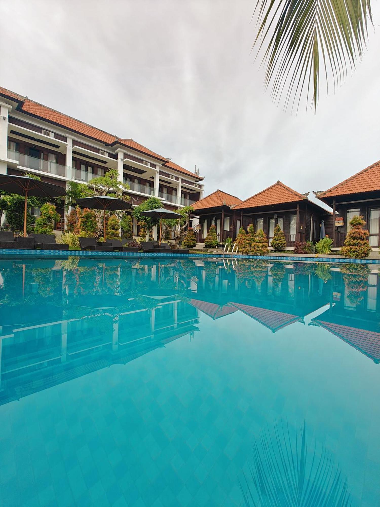 Nusa Sedayu Hotel By Ocean View Batununggul 외부 사진