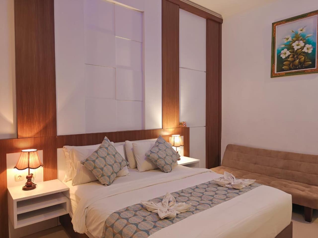 Nusa Sedayu Hotel By Ocean View Batununggul 외부 사진