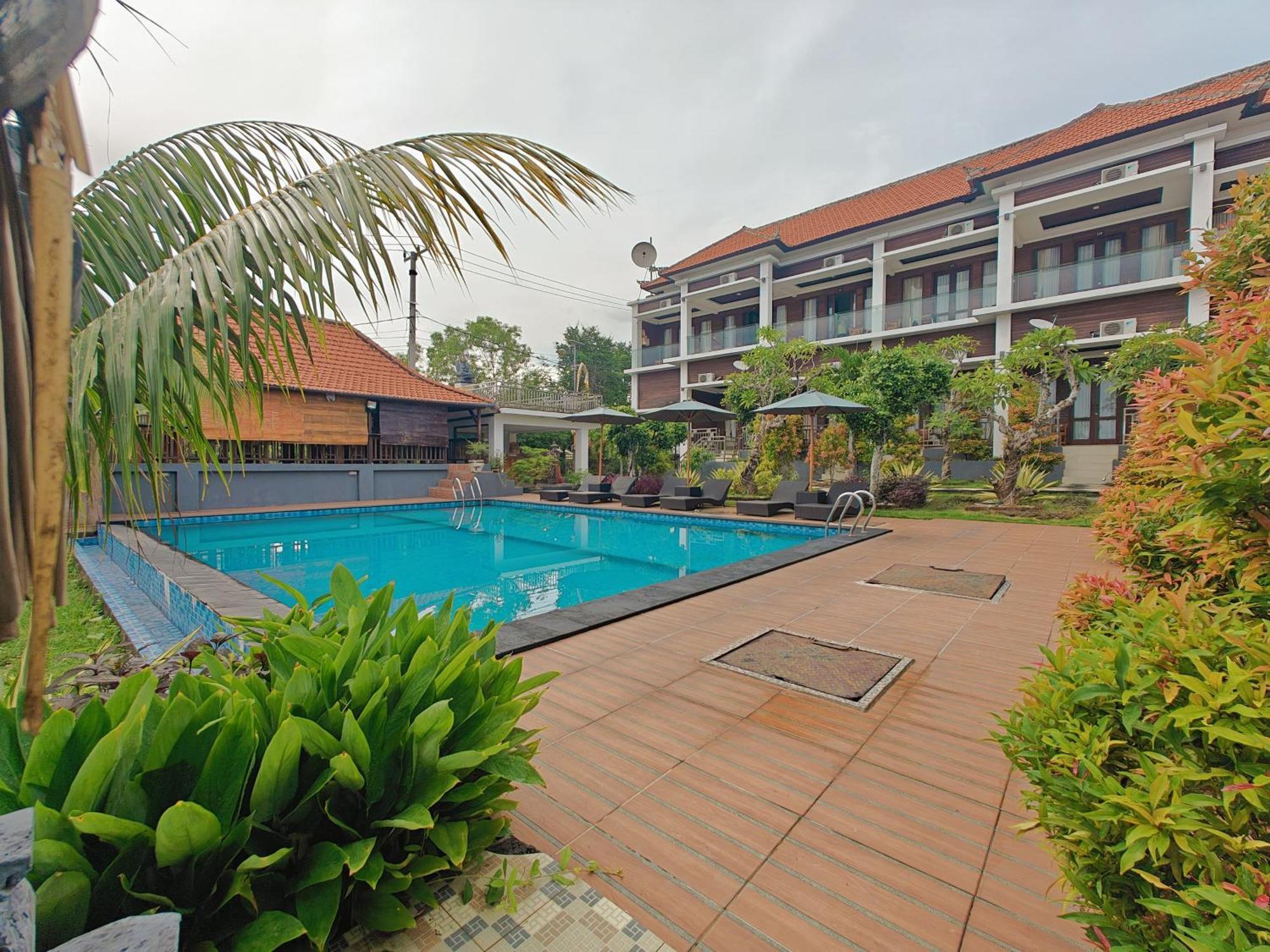 Nusa Sedayu Hotel By Ocean View Batununggul 외부 사진
