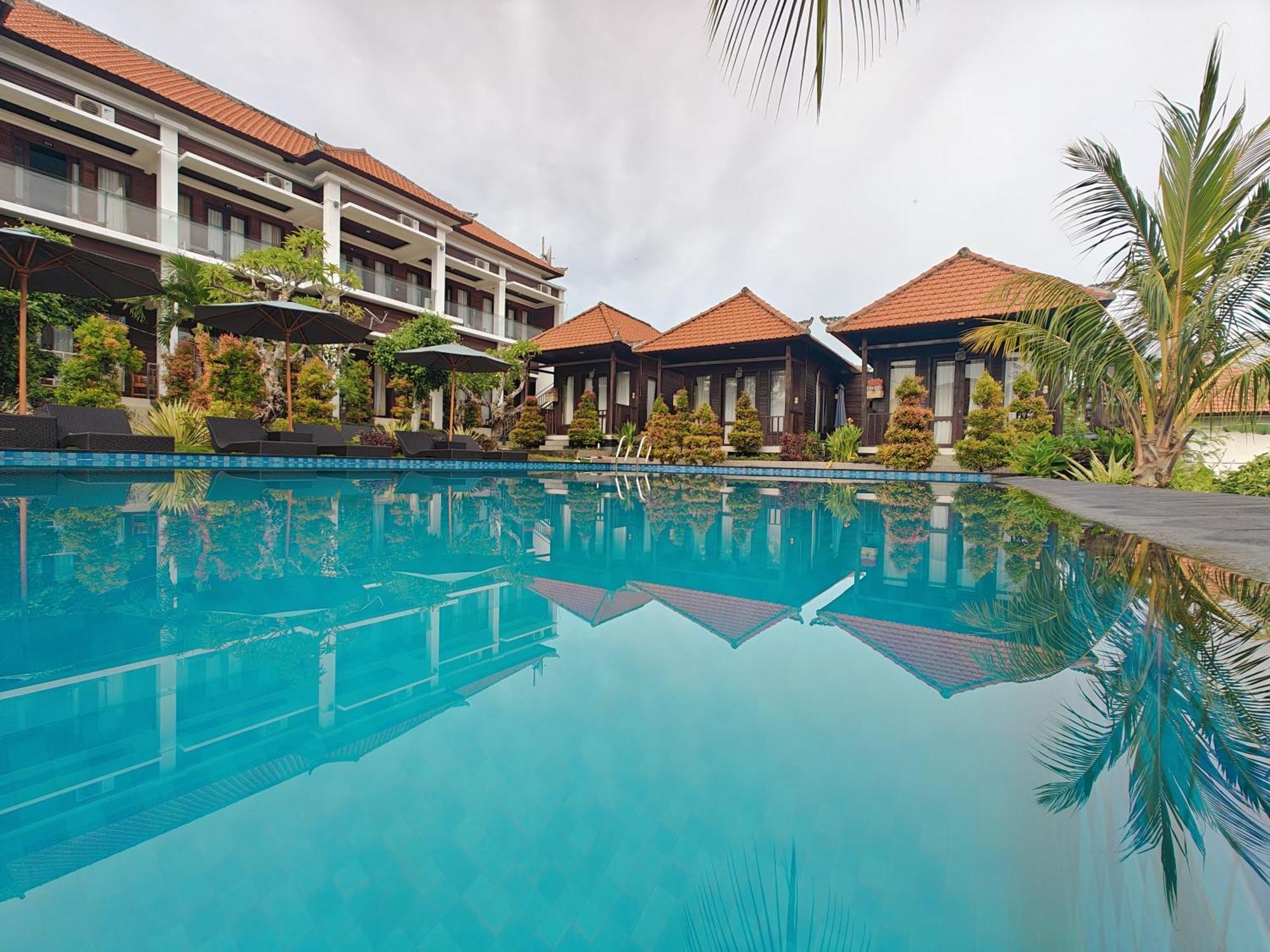 Nusa Sedayu Hotel By Ocean View Batununggul 외부 사진