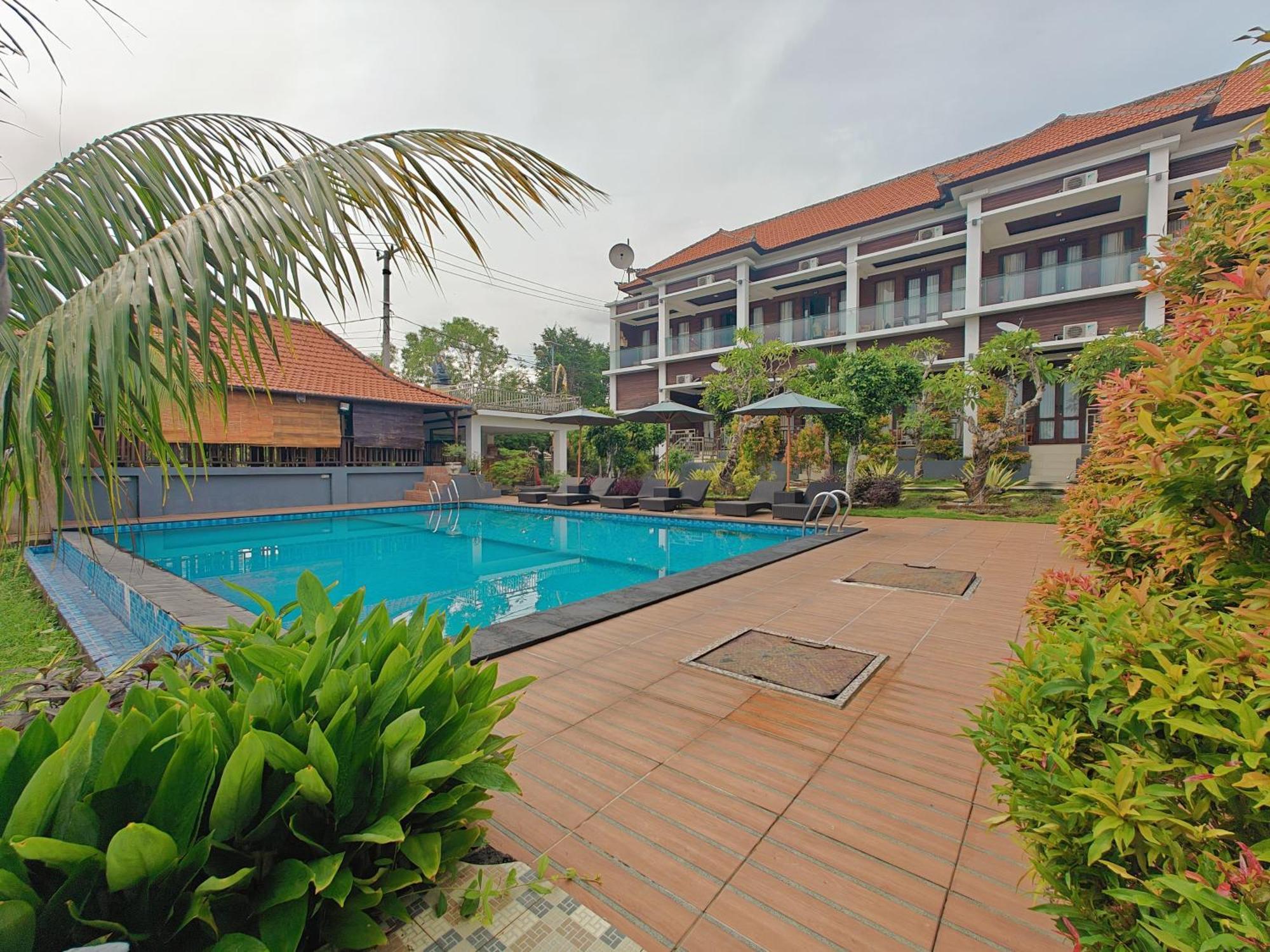 Nusa Sedayu Hotel By Ocean View Batununggul 외부 사진