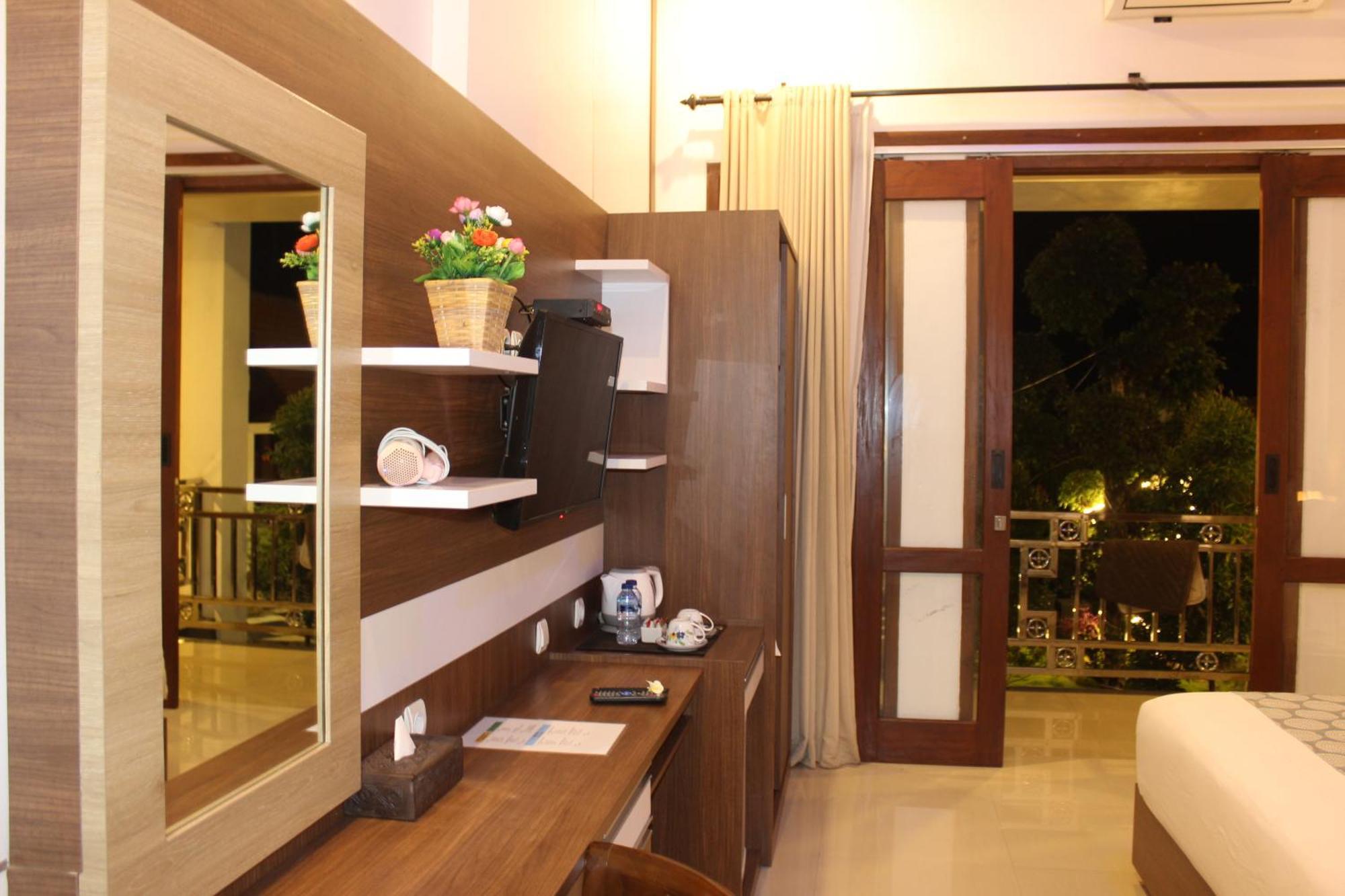 Nusa Sedayu Hotel By Ocean View Batununggul 외부 사진