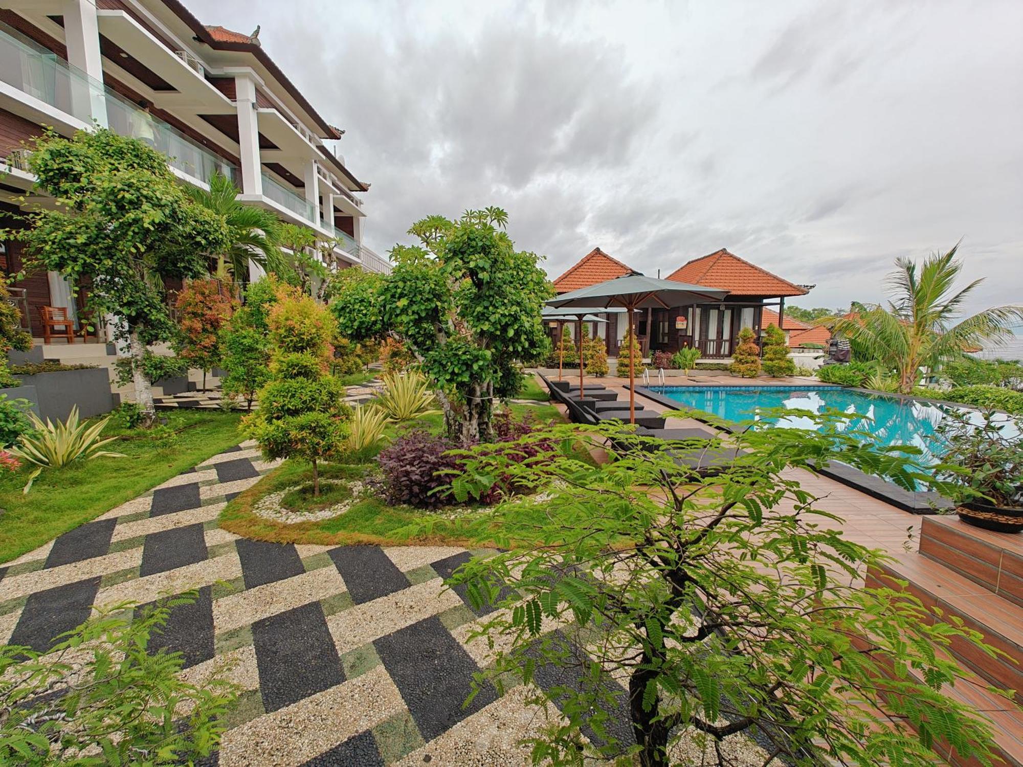Nusa Sedayu Hotel By Ocean View Batununggul 외부 사진